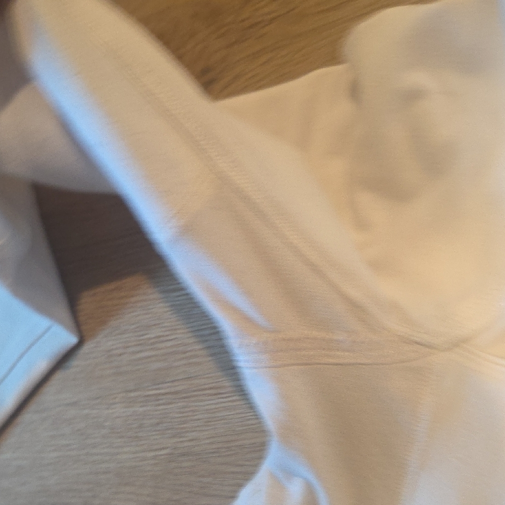 Lululemon Athletica Women's White Ski Jacket - Picture 6 of 9